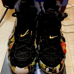 Nike Air Foamposite One
Floral (Mens)